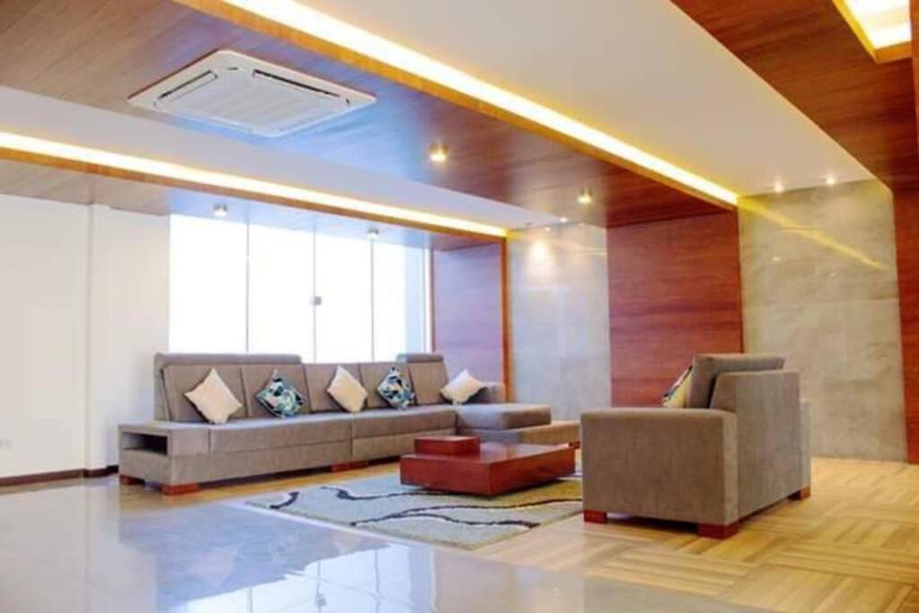 Apartamento Departamentoo Nuevo Amoblado Cerca A Uagrm, Con Excelente Vista Santa Cruz de La Sierra Exterior foto